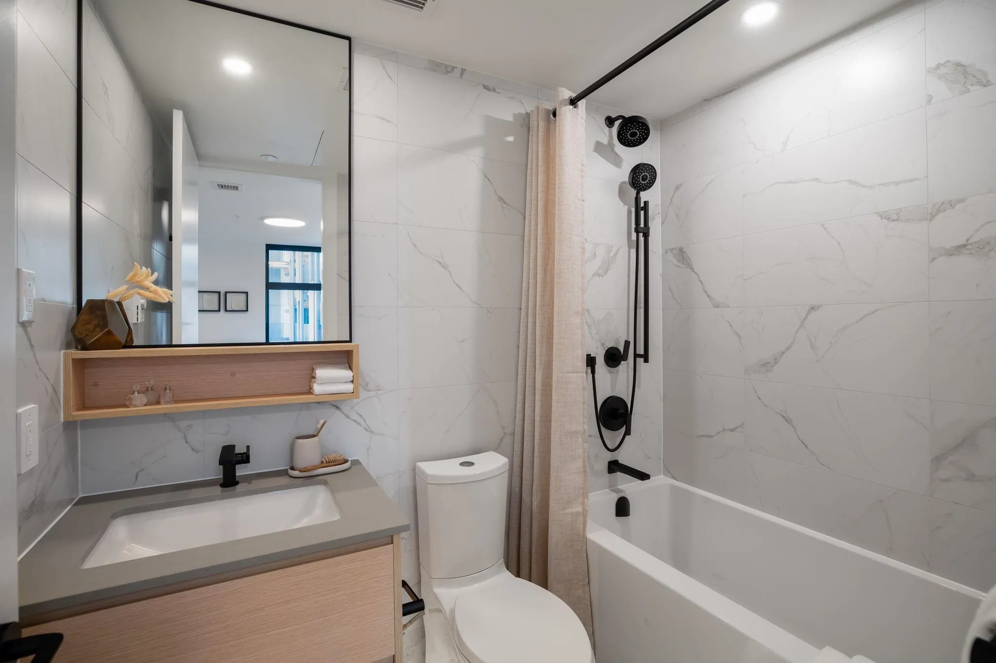 203 310 Salter Street