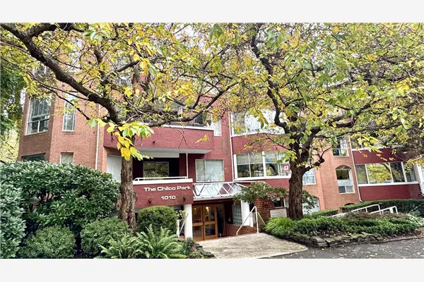 403 1010 Chilco Street