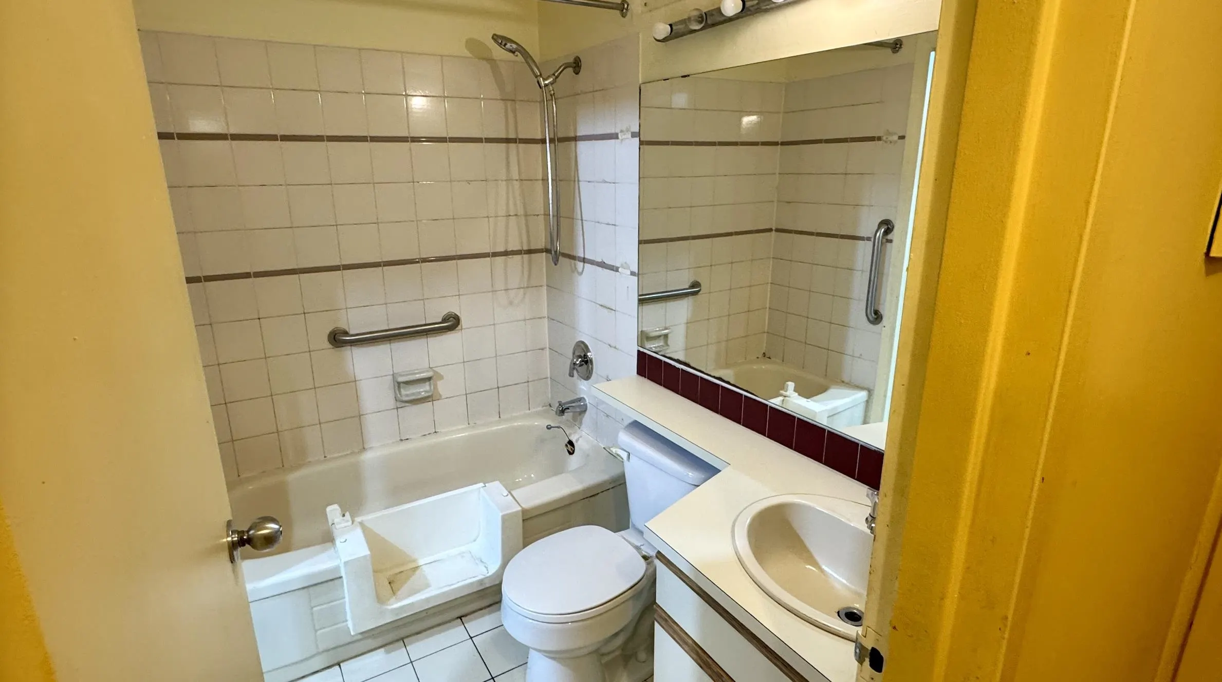 403 1010 Chilco Street