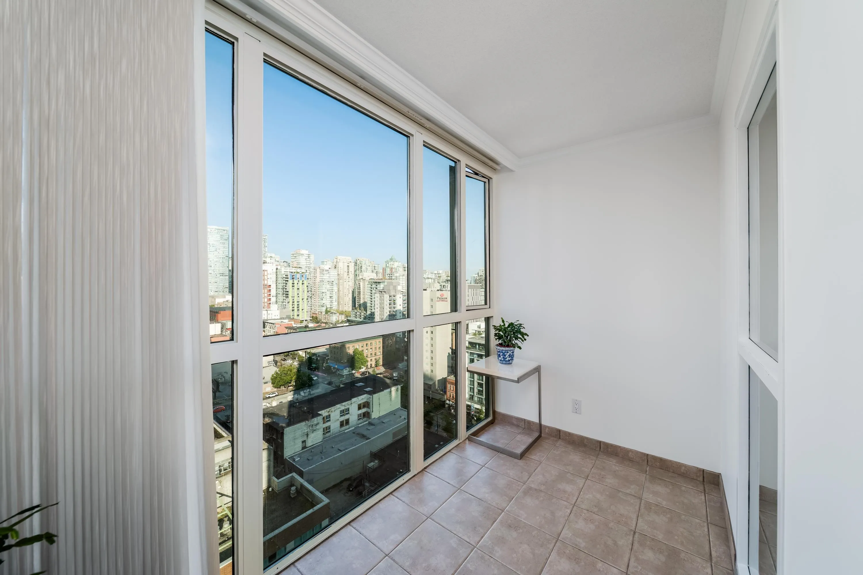 1808 1188 Howe Street