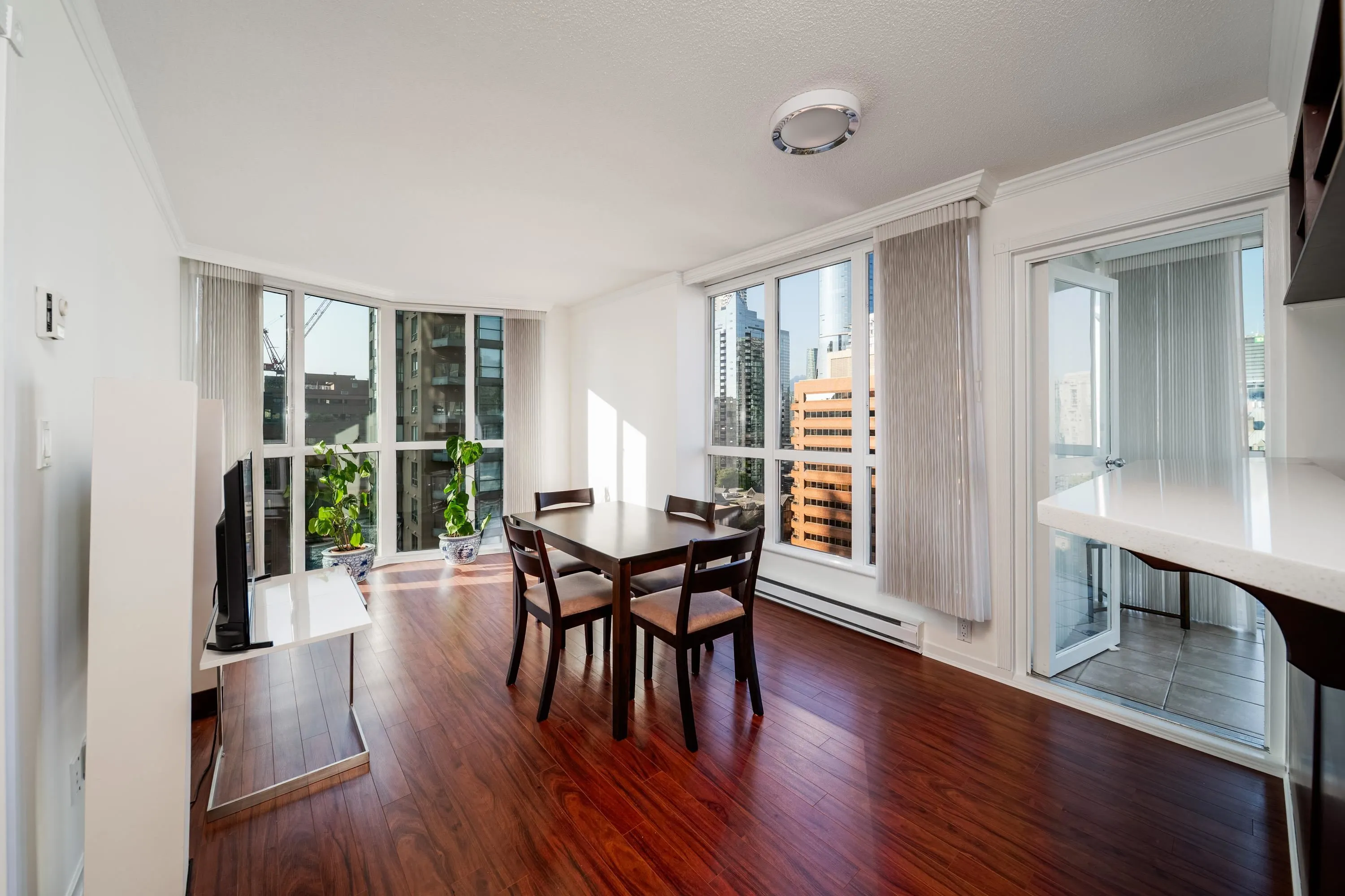 1808 1188 Howe Street