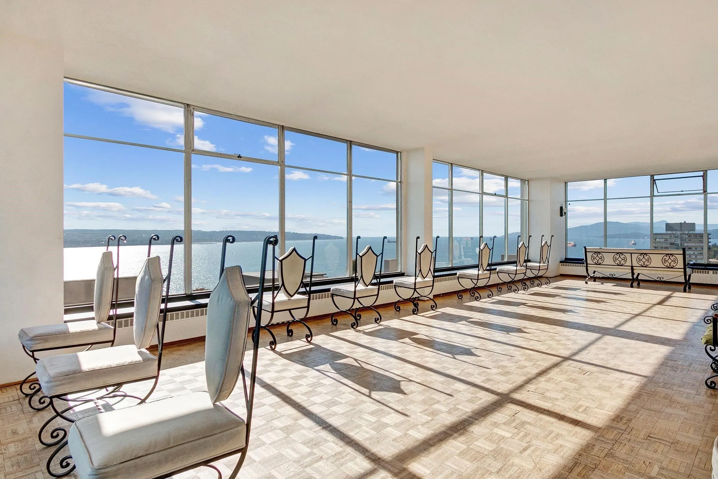 2301 1850 Comox Street