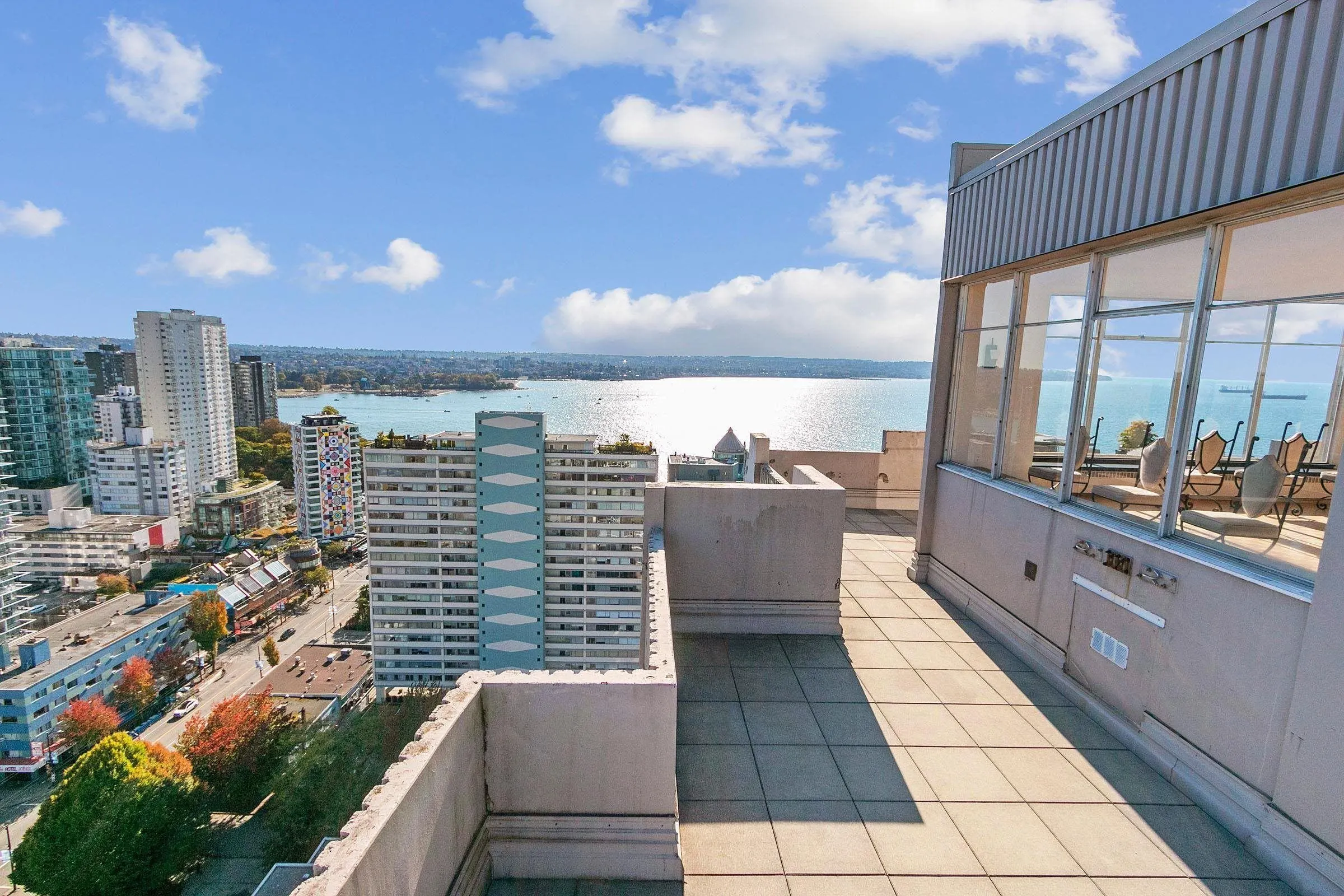 2301 1850 Comox Street