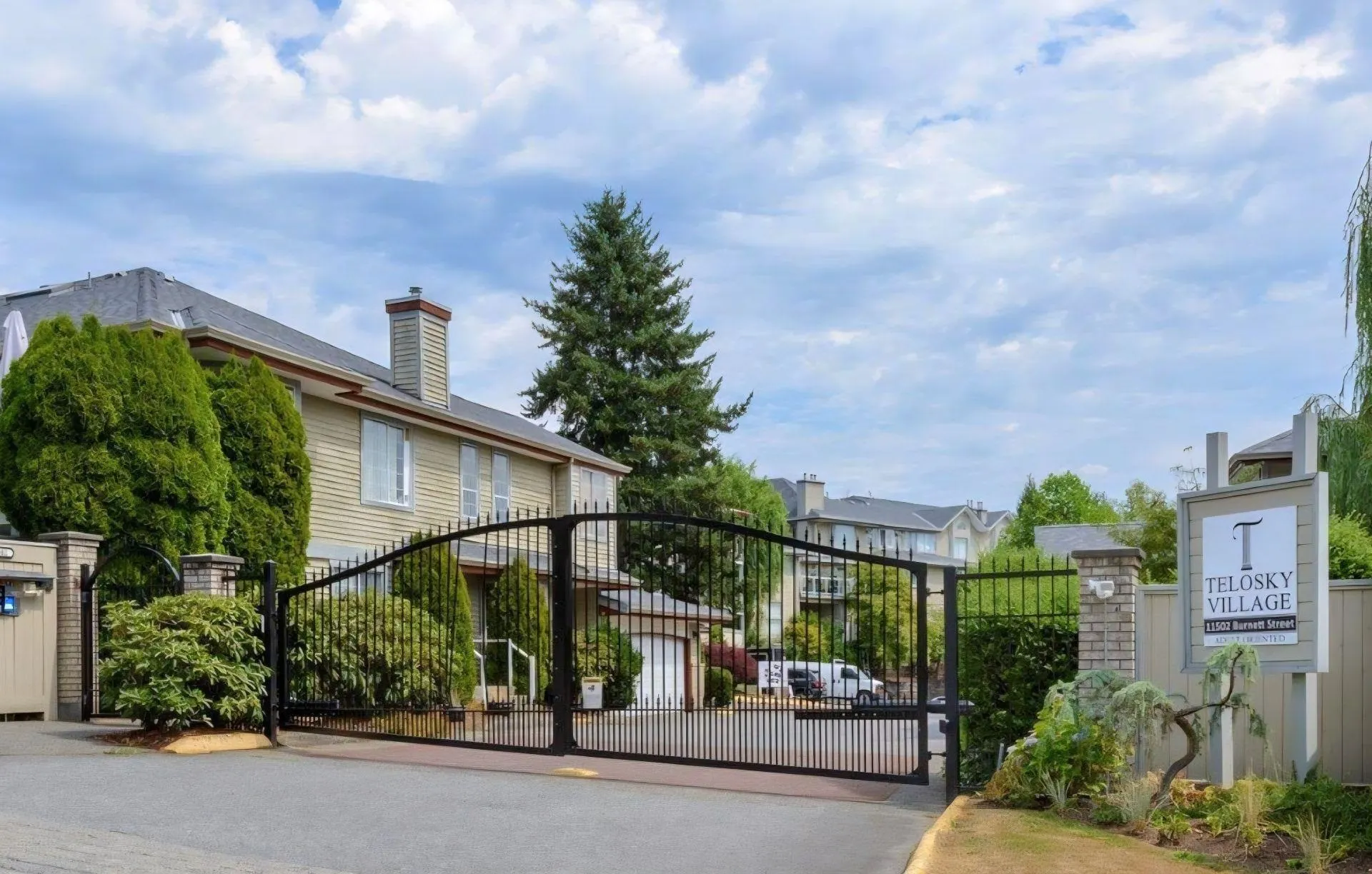 31 11502 Burnett Street