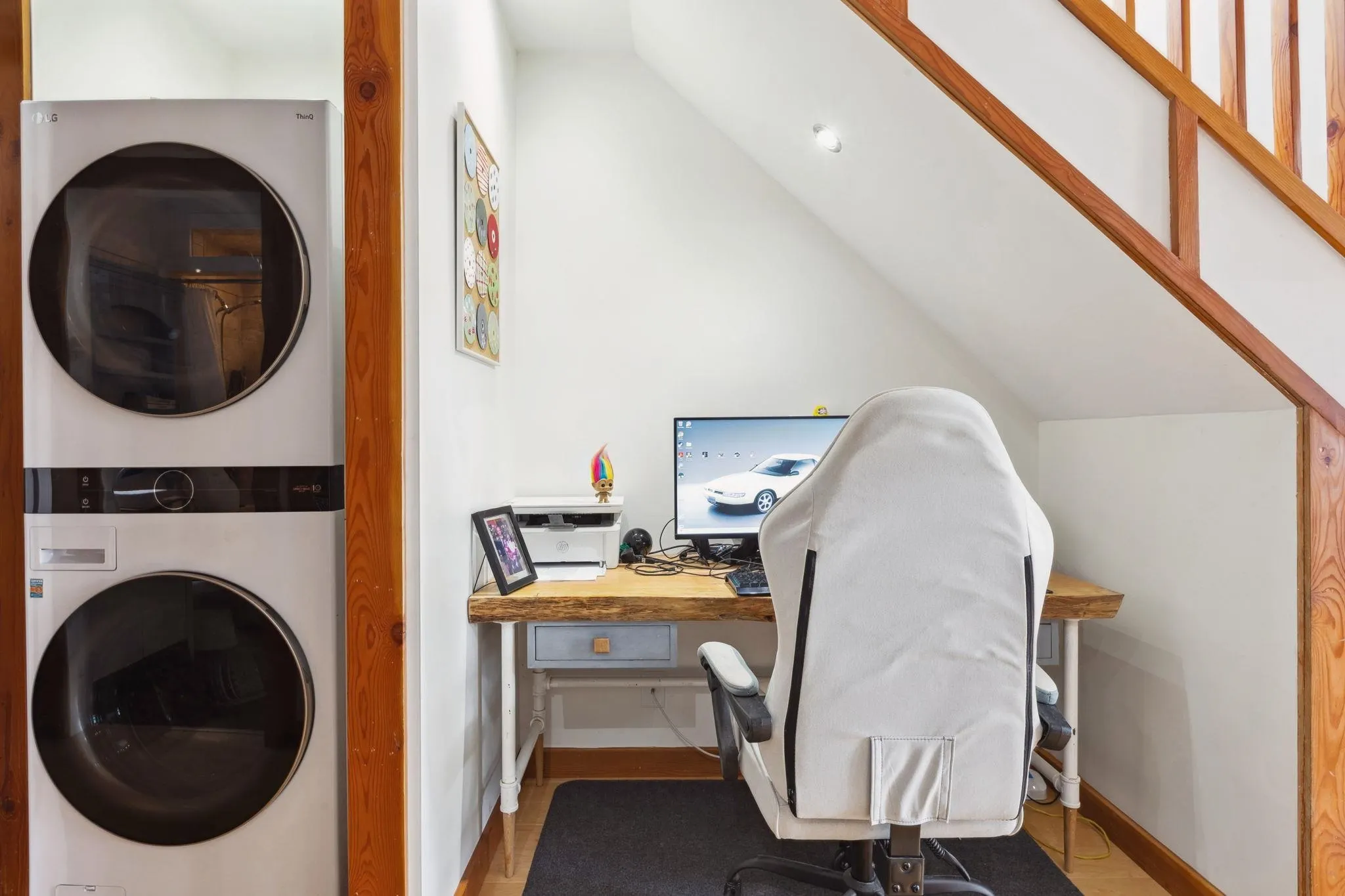 307 980 W 22nd Avenue