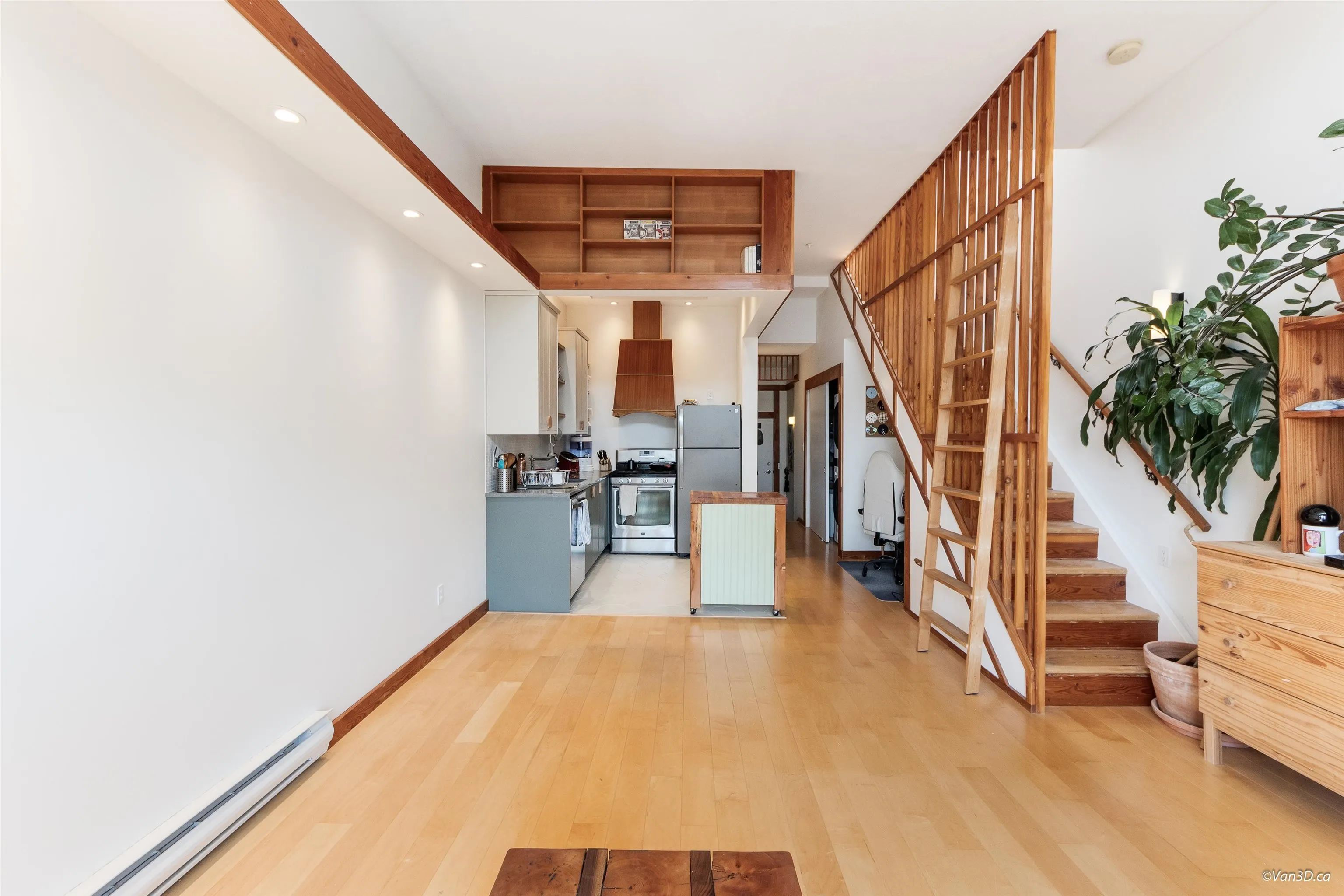 307 980 W 22nd Avenue