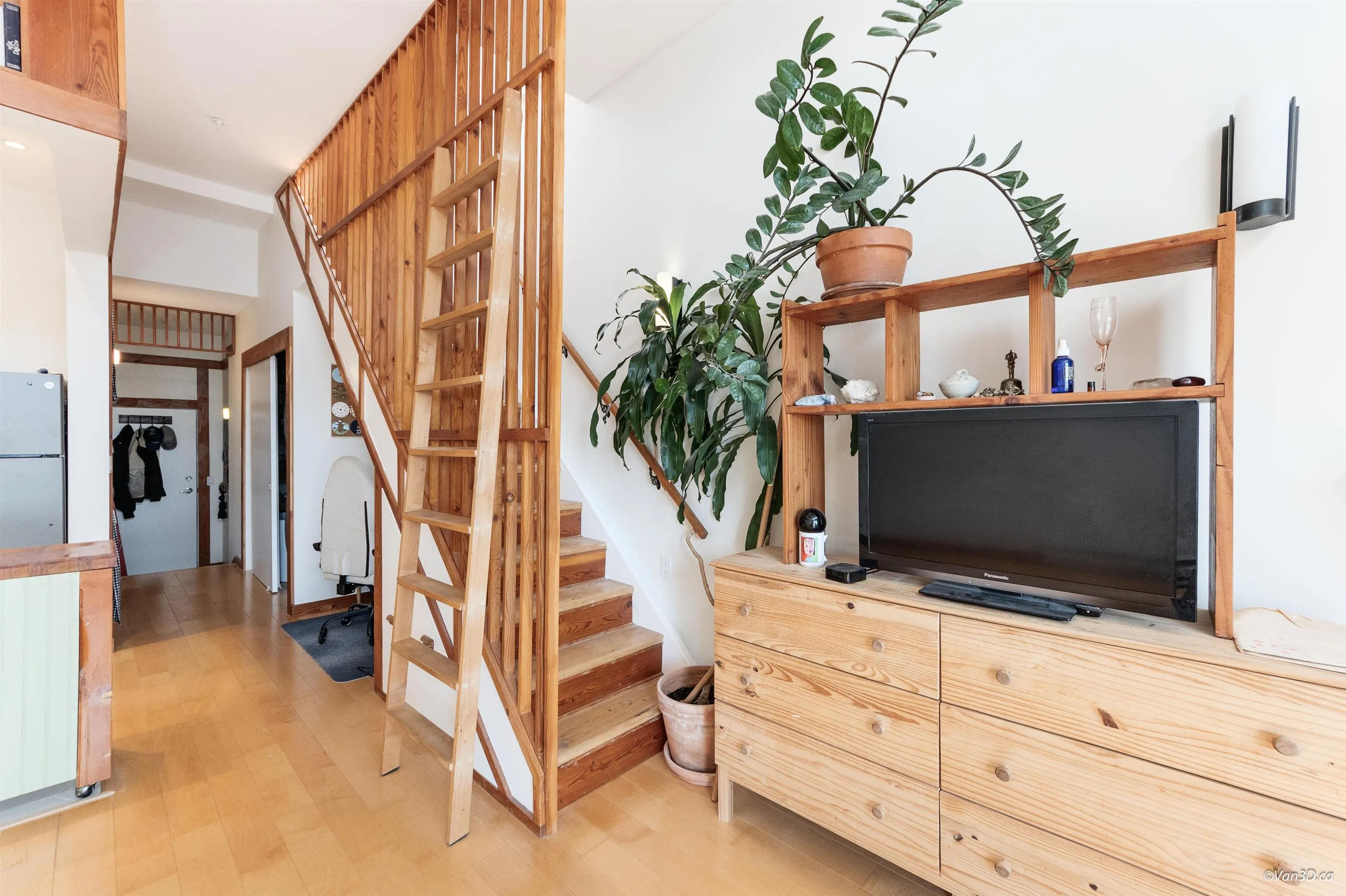 307 980 W 22nd Avenue