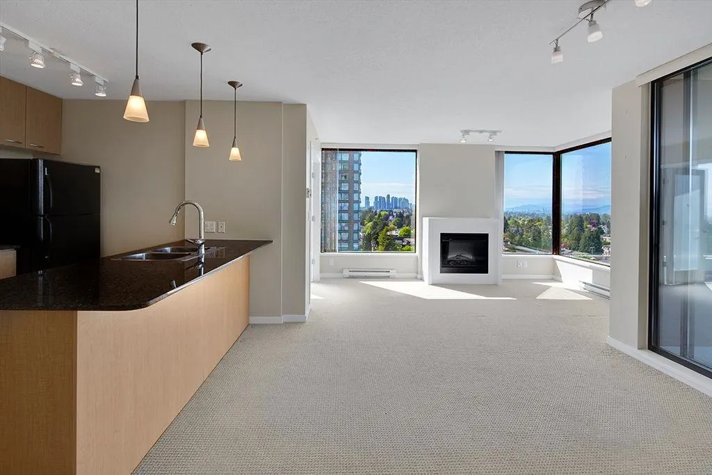 1403 7178 Collier Street