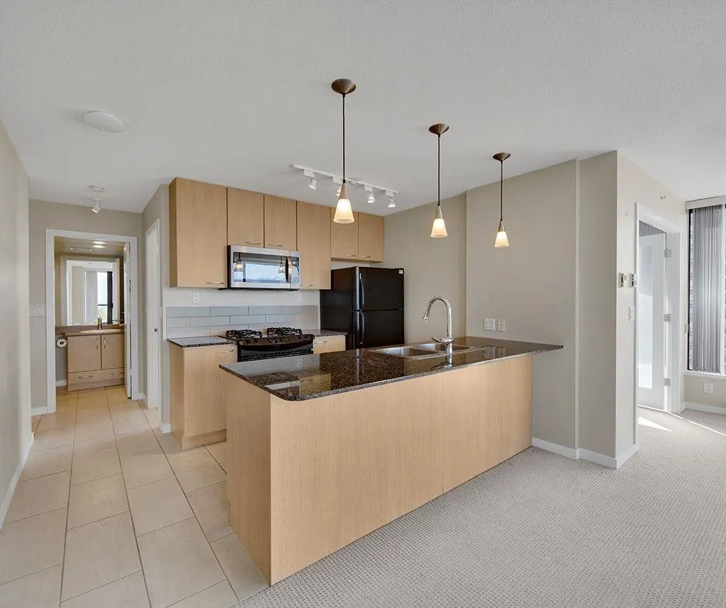 1403 7178 Collier Street