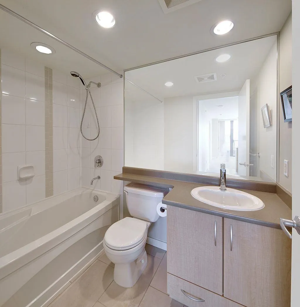 1403 7178 Collier Street