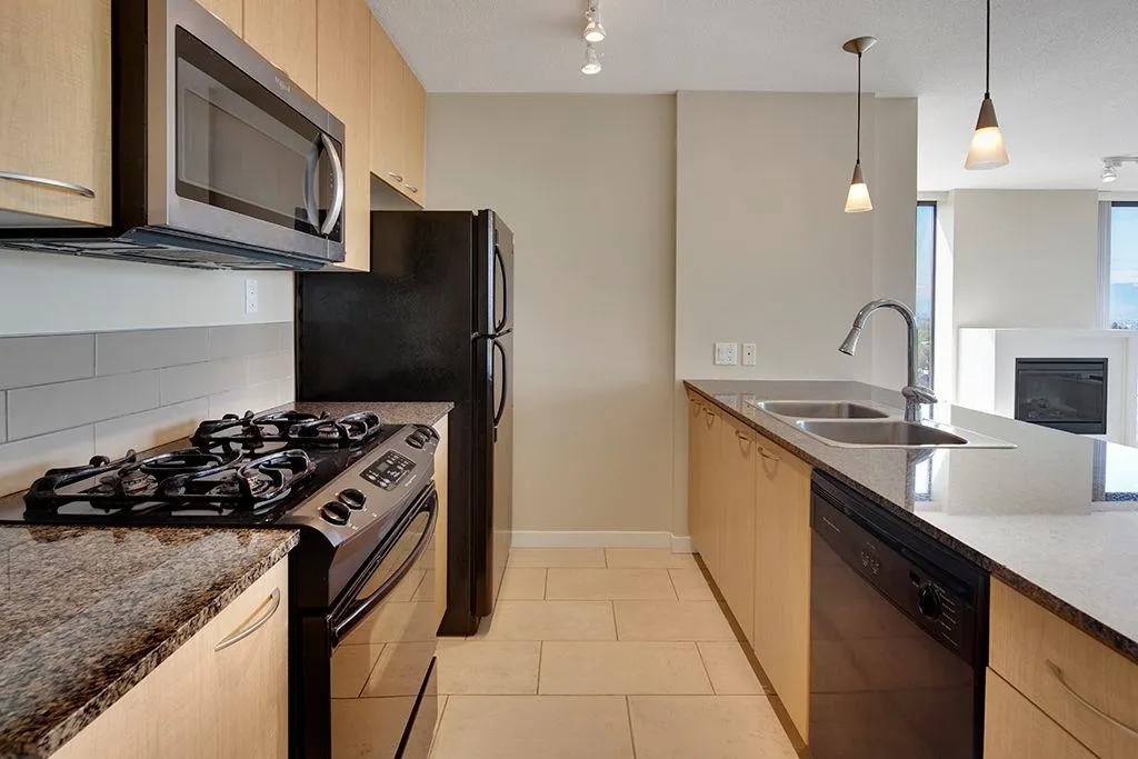 1403 7178 Collier Street