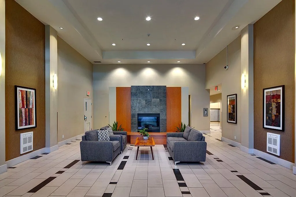 1403 7178 Collier Street