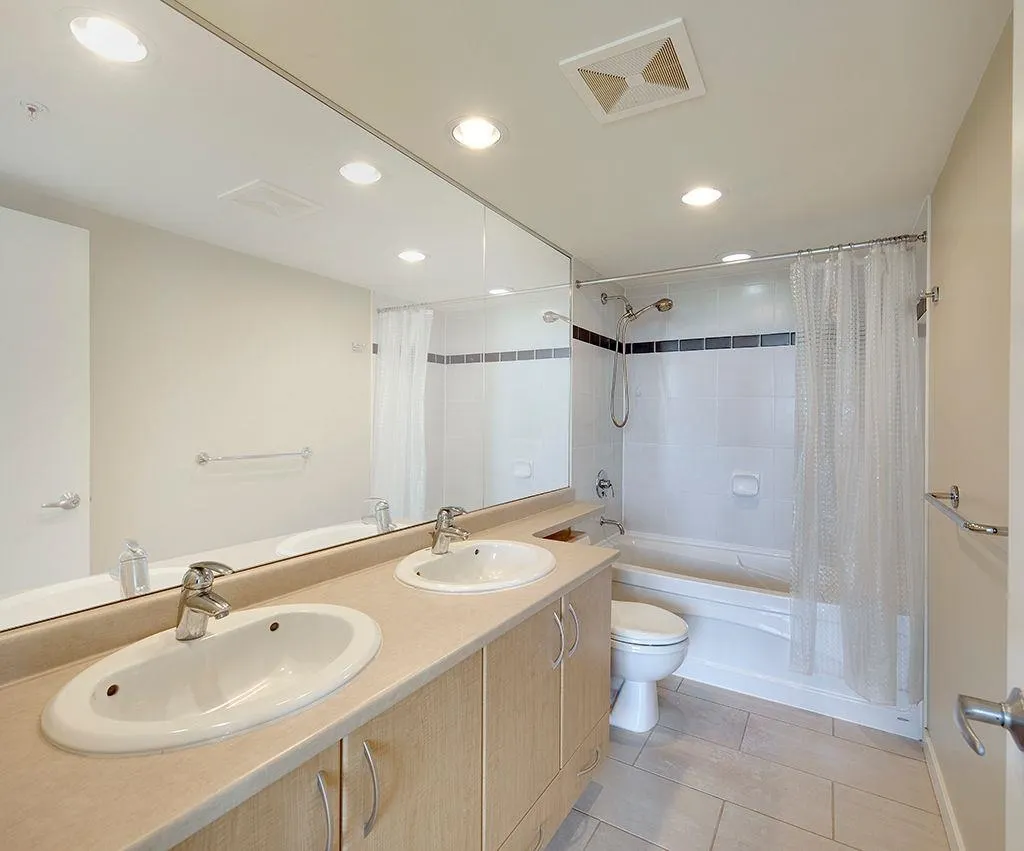 1403 7178 Collier Street