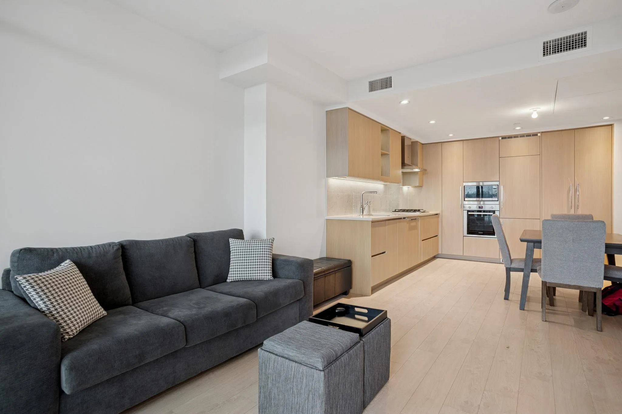 1506 4730 Lougheed Highway