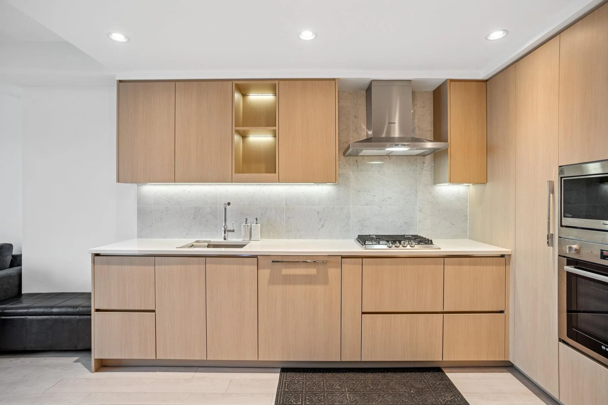 1506 4730 Lougheed Highway