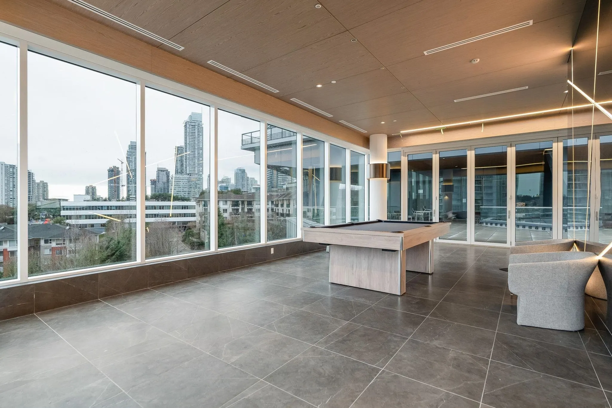 1506 4730 Lougheed Highway