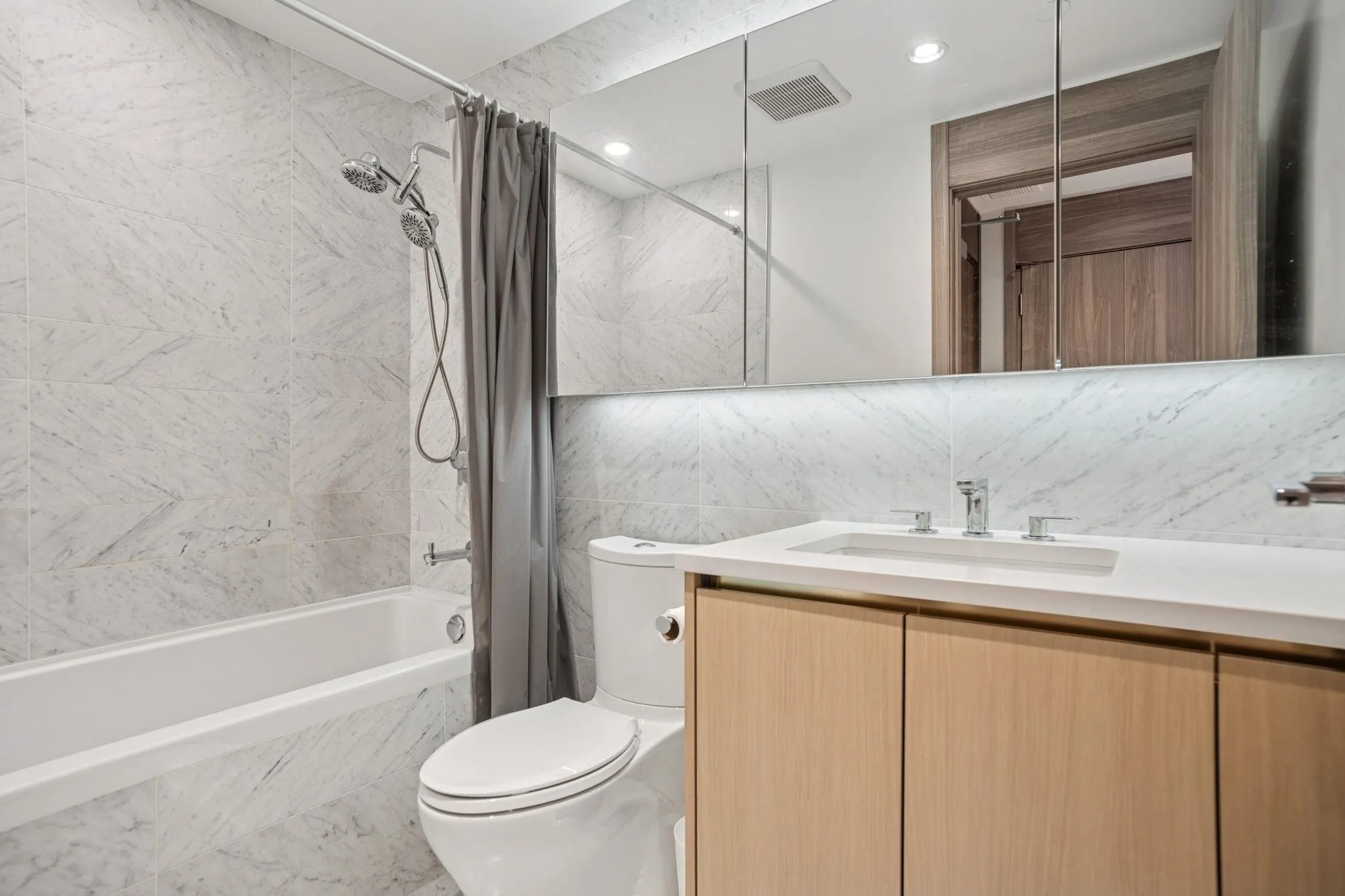 1506 4730 Lougheed Highway