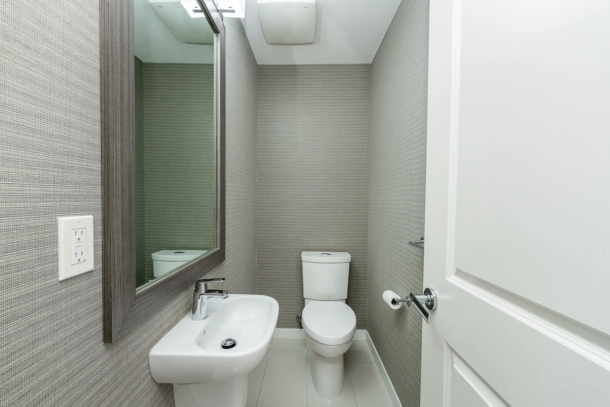 1 3500 Burke Village Promenade