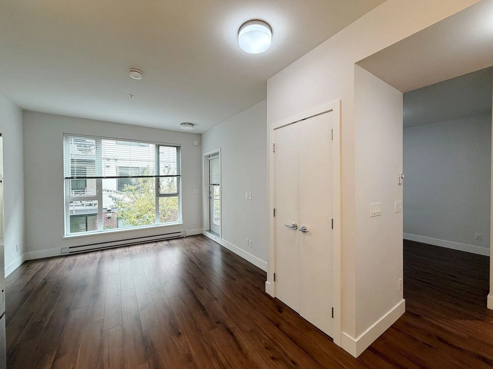 242 5355 Lane Street