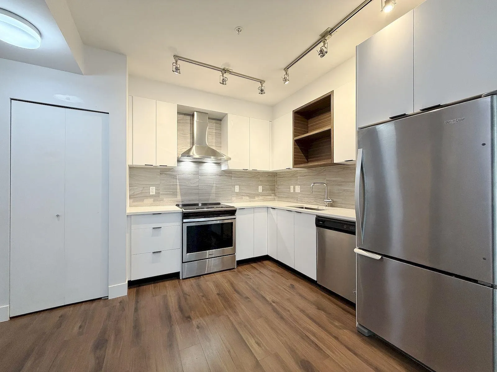 242 5355 Lane Street