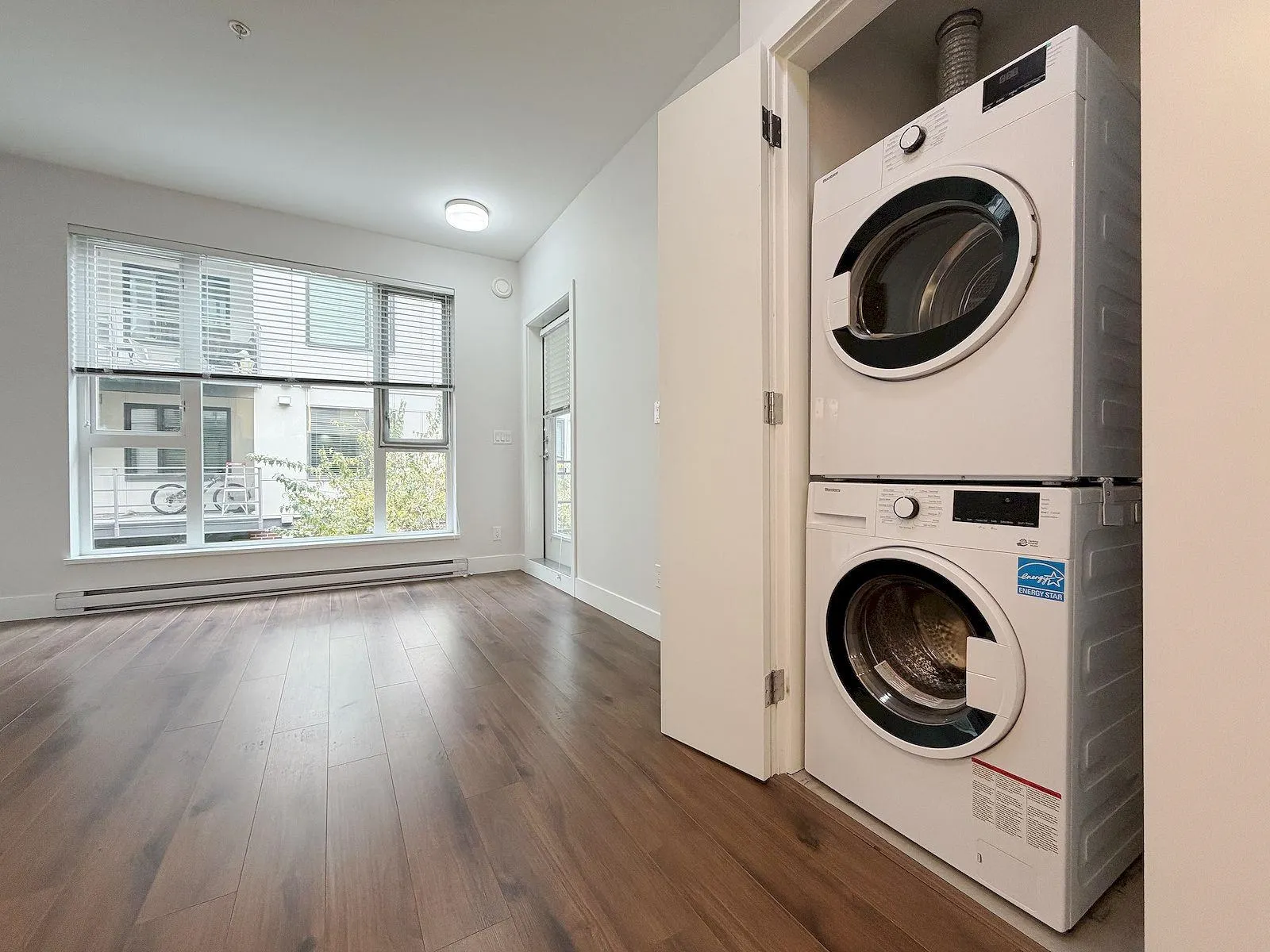 242 5355 Lane Street