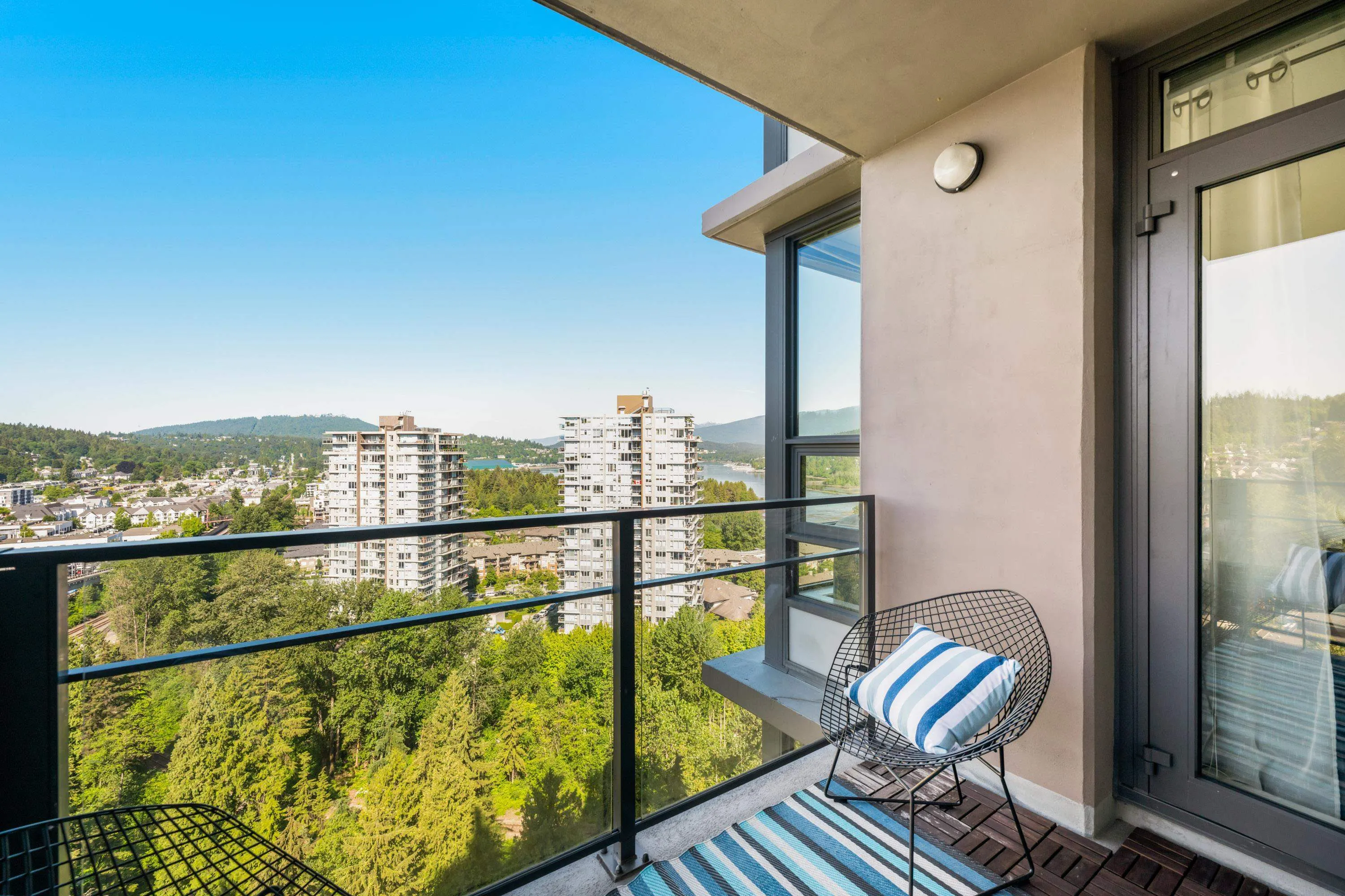 2202 301 Capilano Road