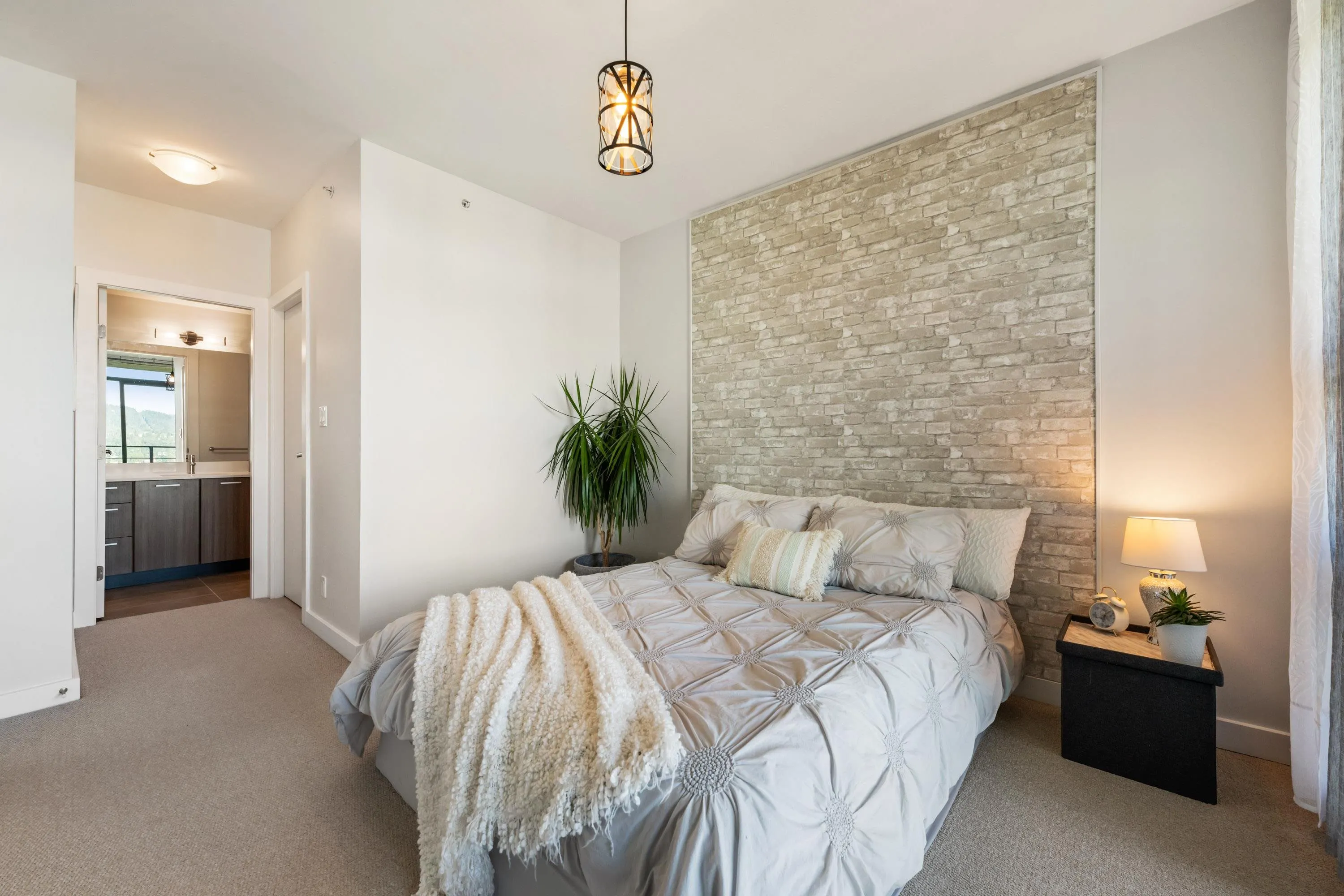 2202 301 Capilano Road