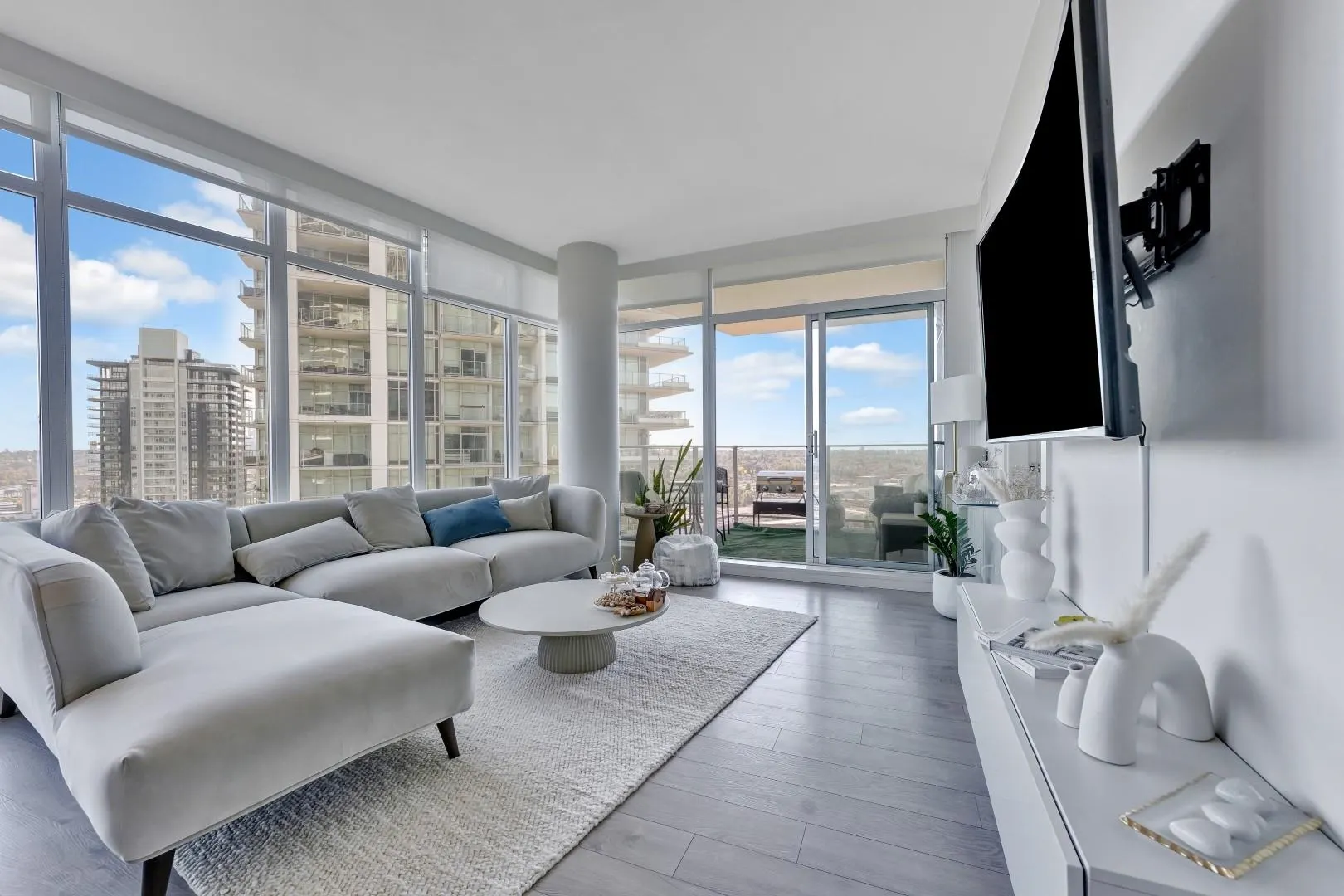 3102 1788 Gilmore Avenue