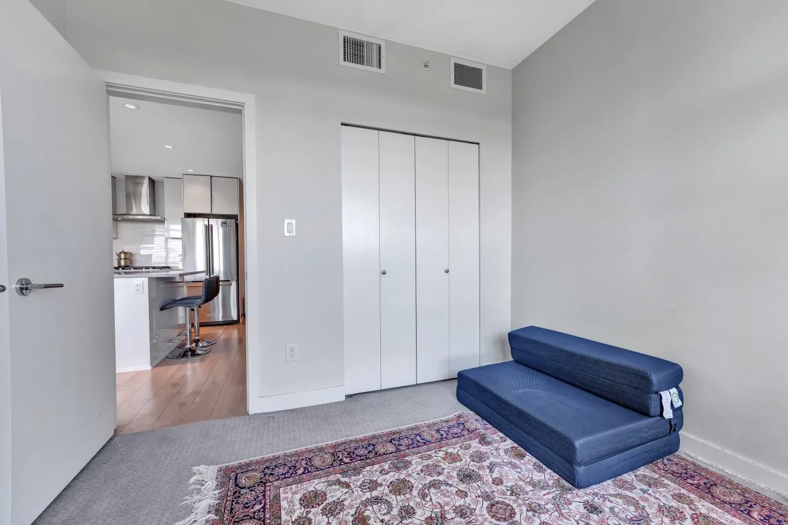 3102 1788 Gilmore Avenue