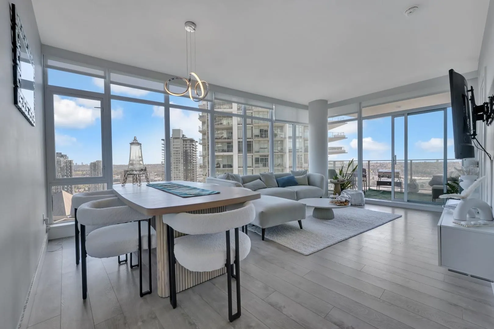 3102 1788 Gilmore Avenue