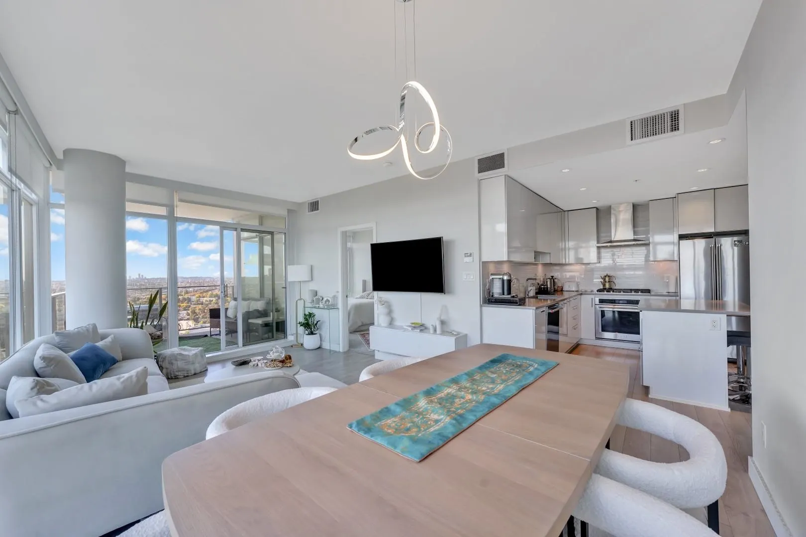 3102 1788 Gilmore Avenue