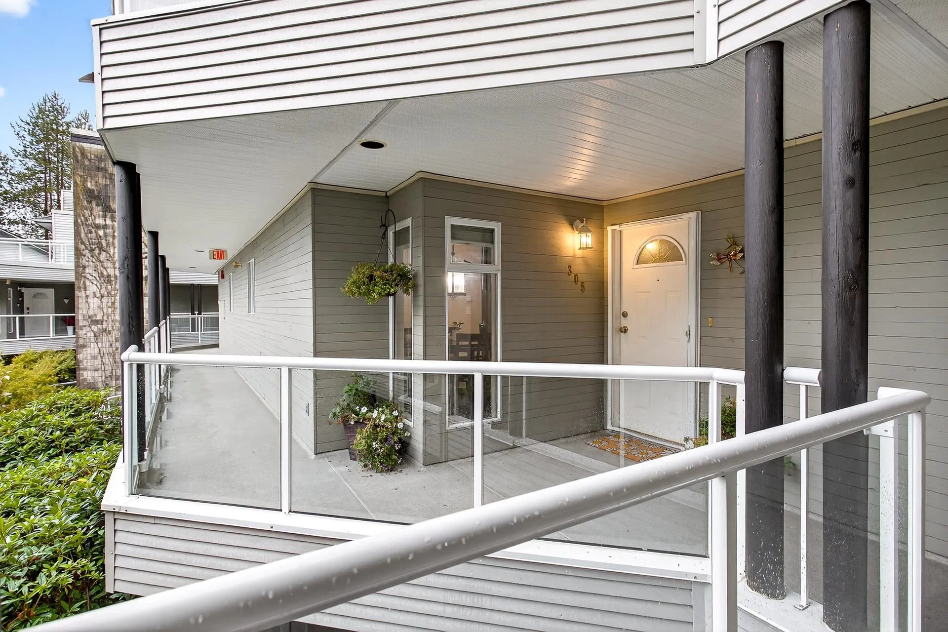 305 2733 Atlin Place