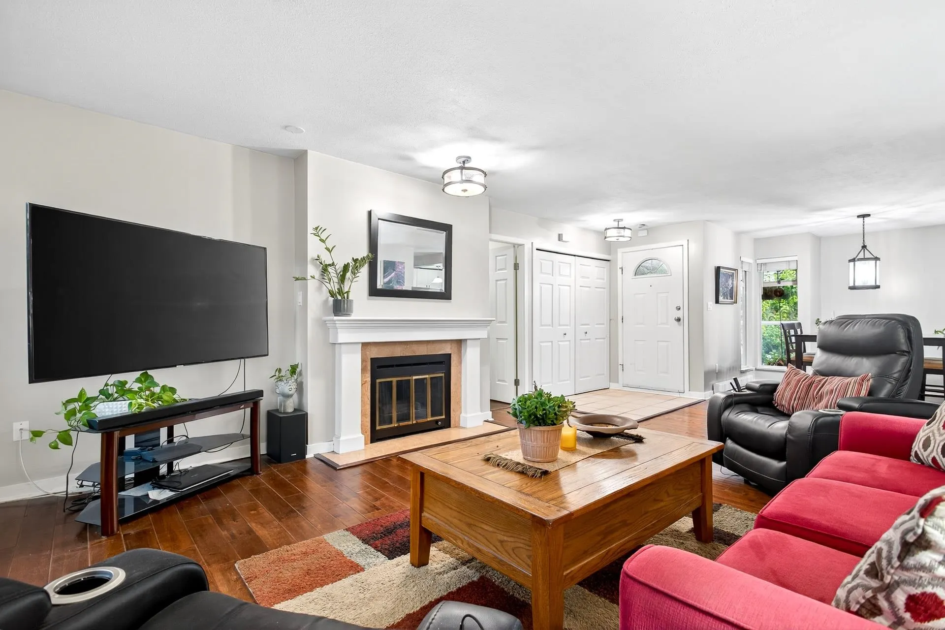 305 2733 Atlin Place