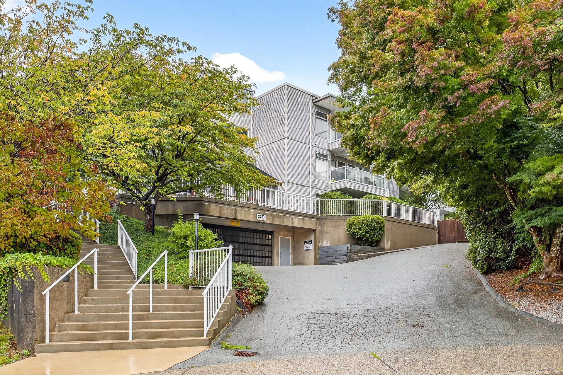 305 2733 Atlin Place