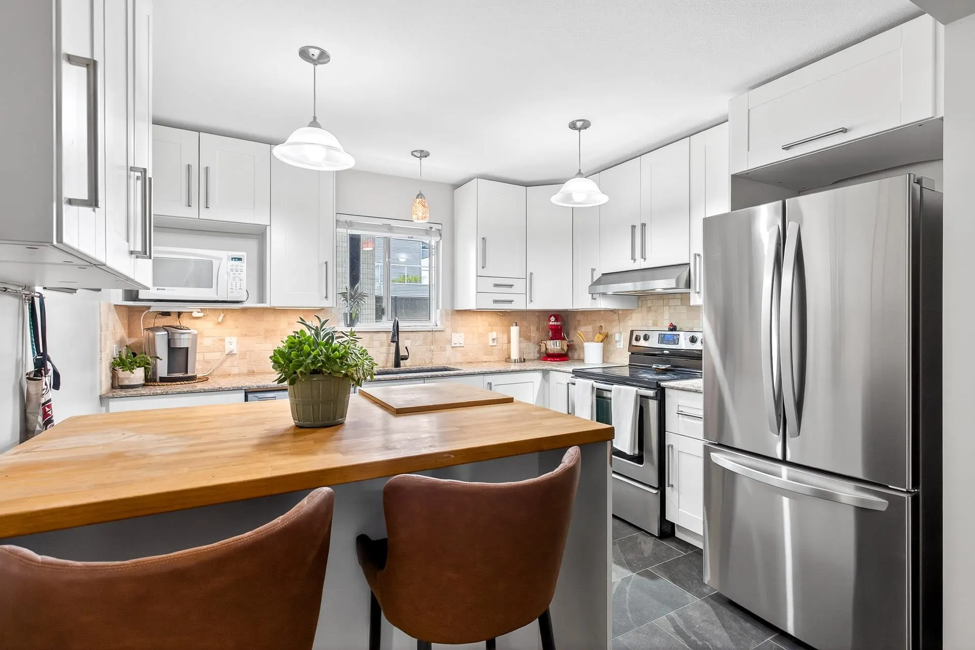 305 2733 Atlin Place