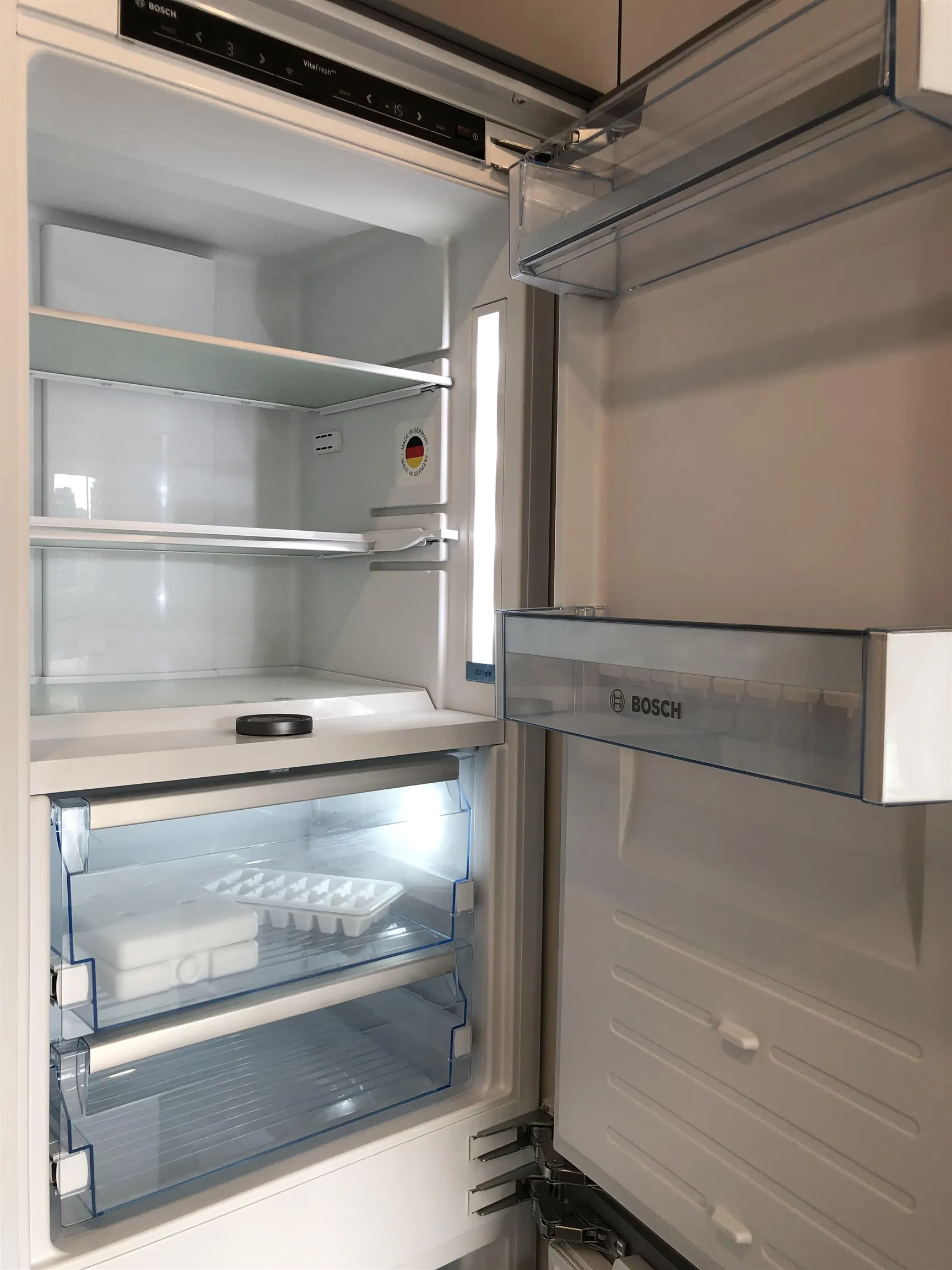 807 7977 Lansdowne Road