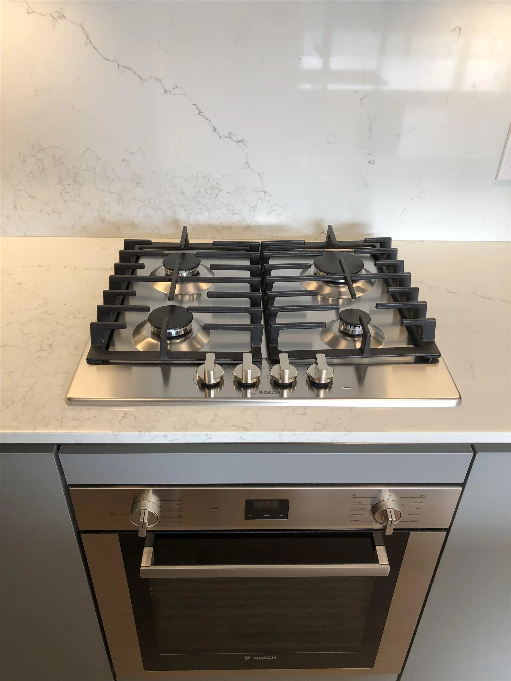 807 7977 Lansdowne Road