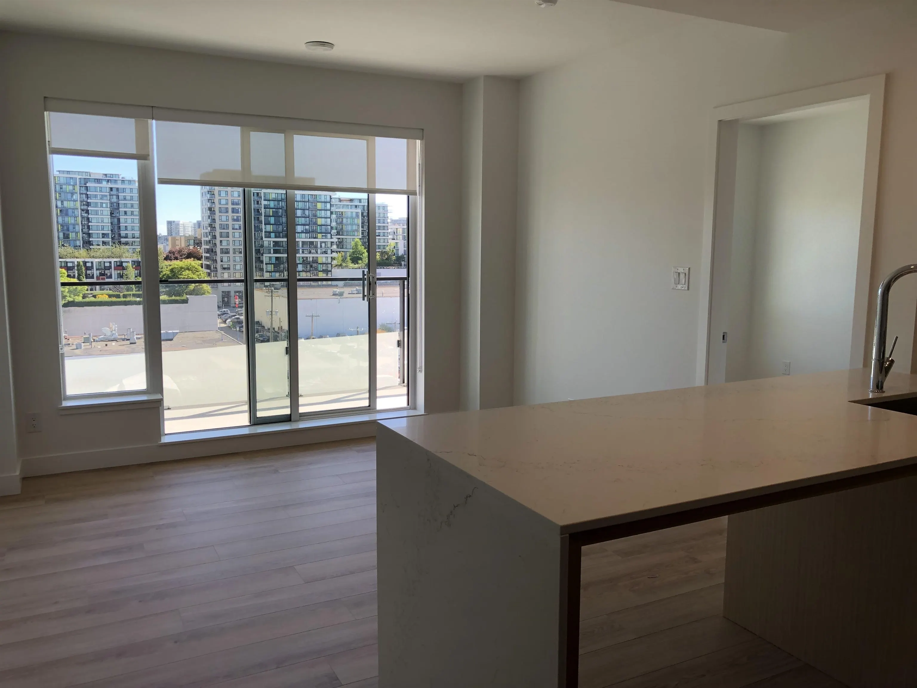 807 7977 Lansdowne Road