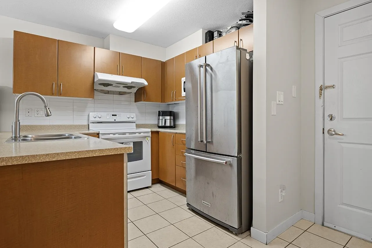 305 2028 E 37th Avenue