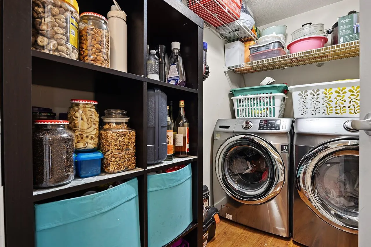 305 2028 E 37th Avenue