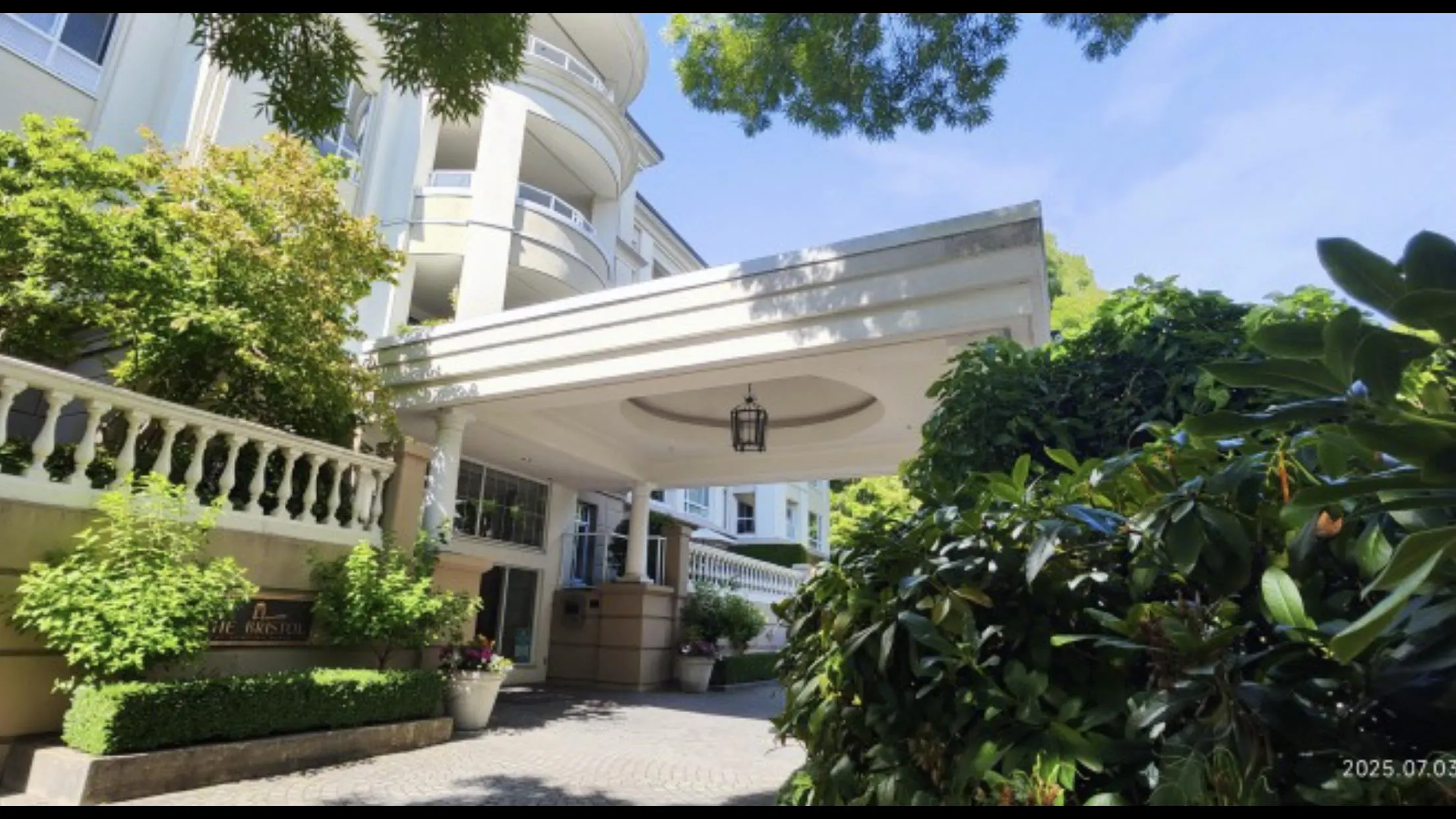 328 5735 Hampton Place