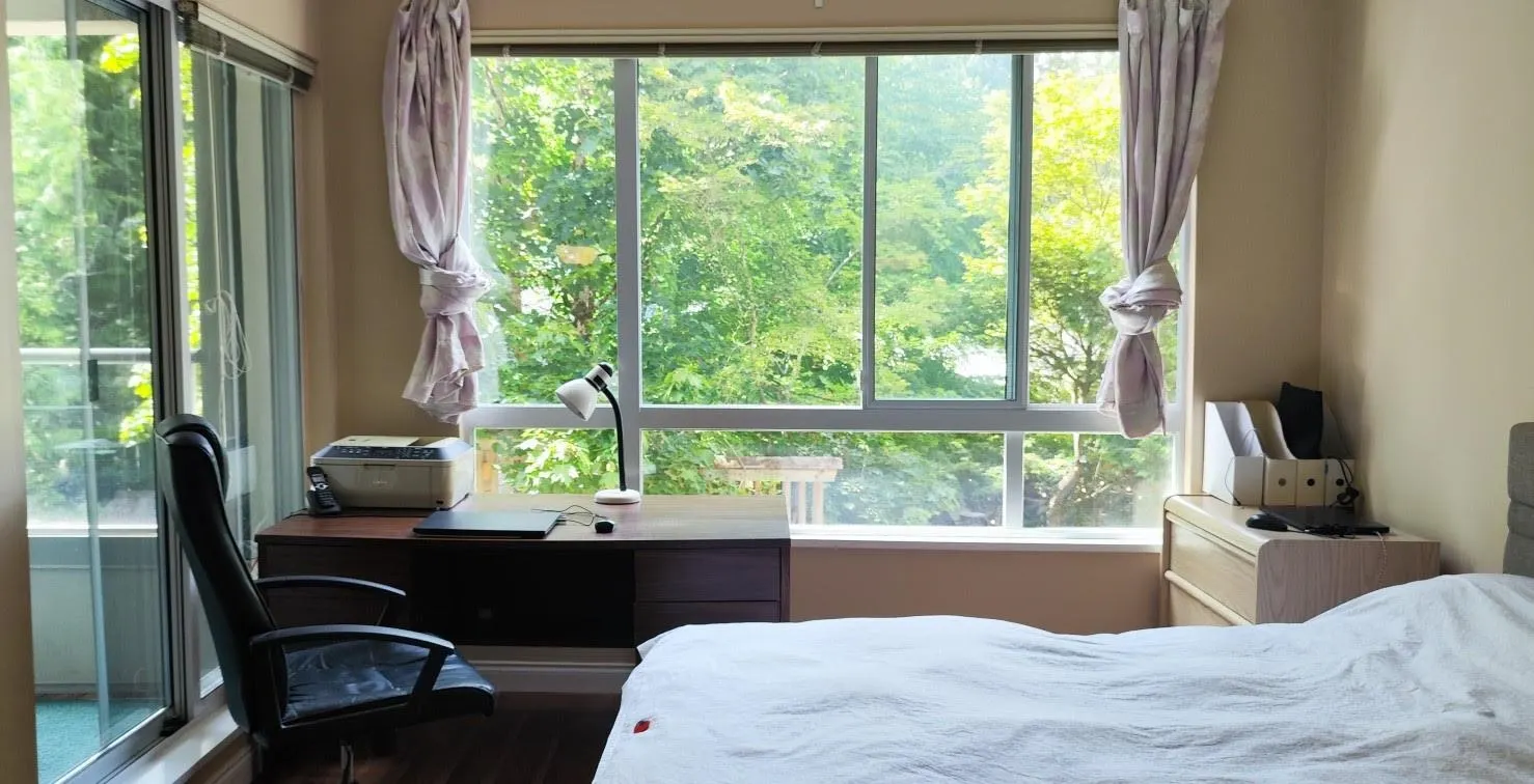 328 5735 Hampton Place