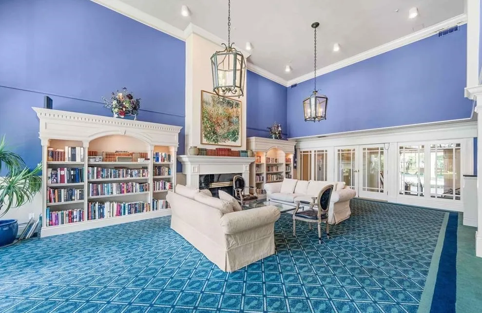 328 5735 Hampton Place