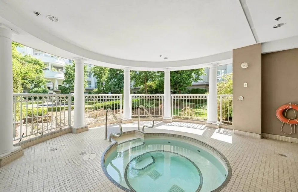 328 5735 Hampton Place