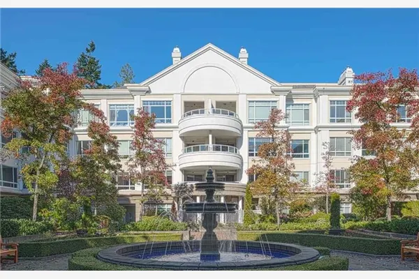 328 5735 Hampton Place