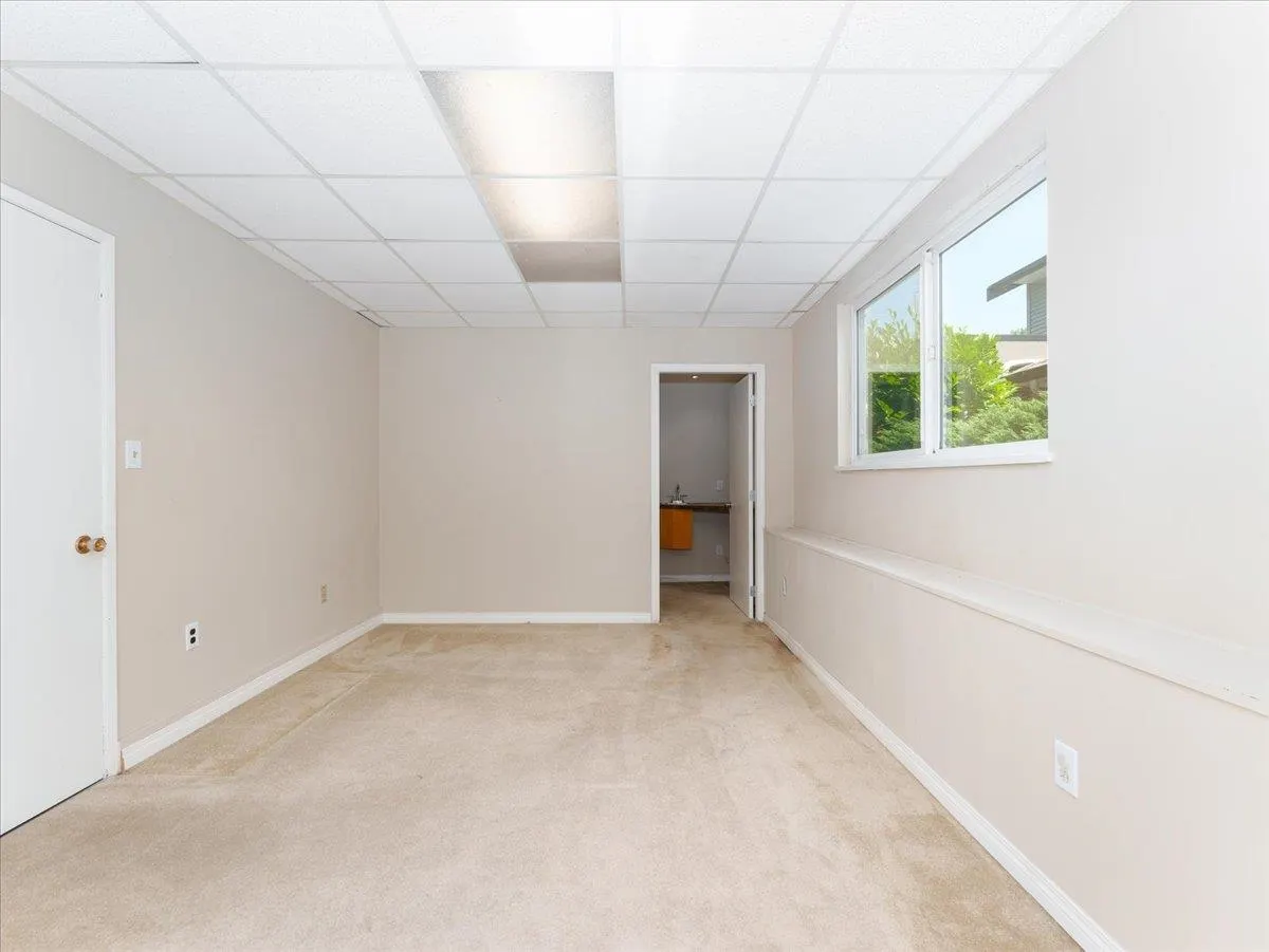 1228 Adderley Street