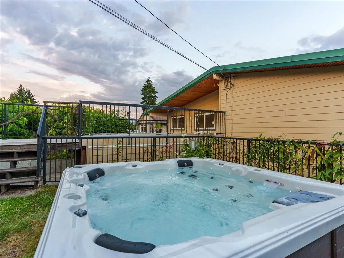 1228 Adderley Street