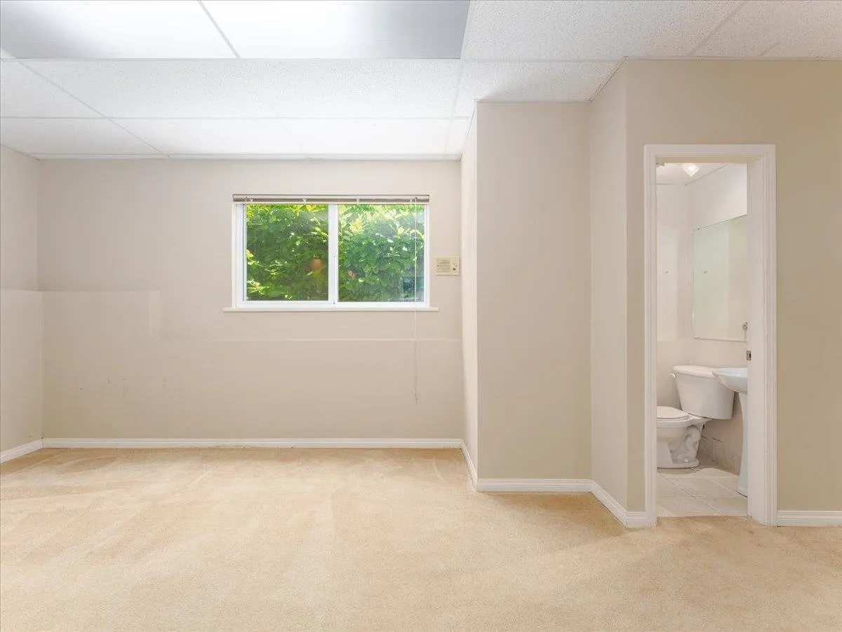 1228 Adderley Street