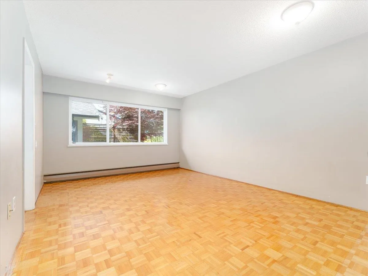 1228 Adderley Street