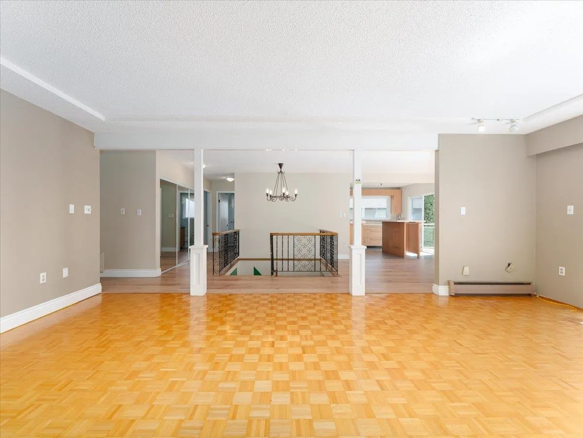 1228 Adderley Street